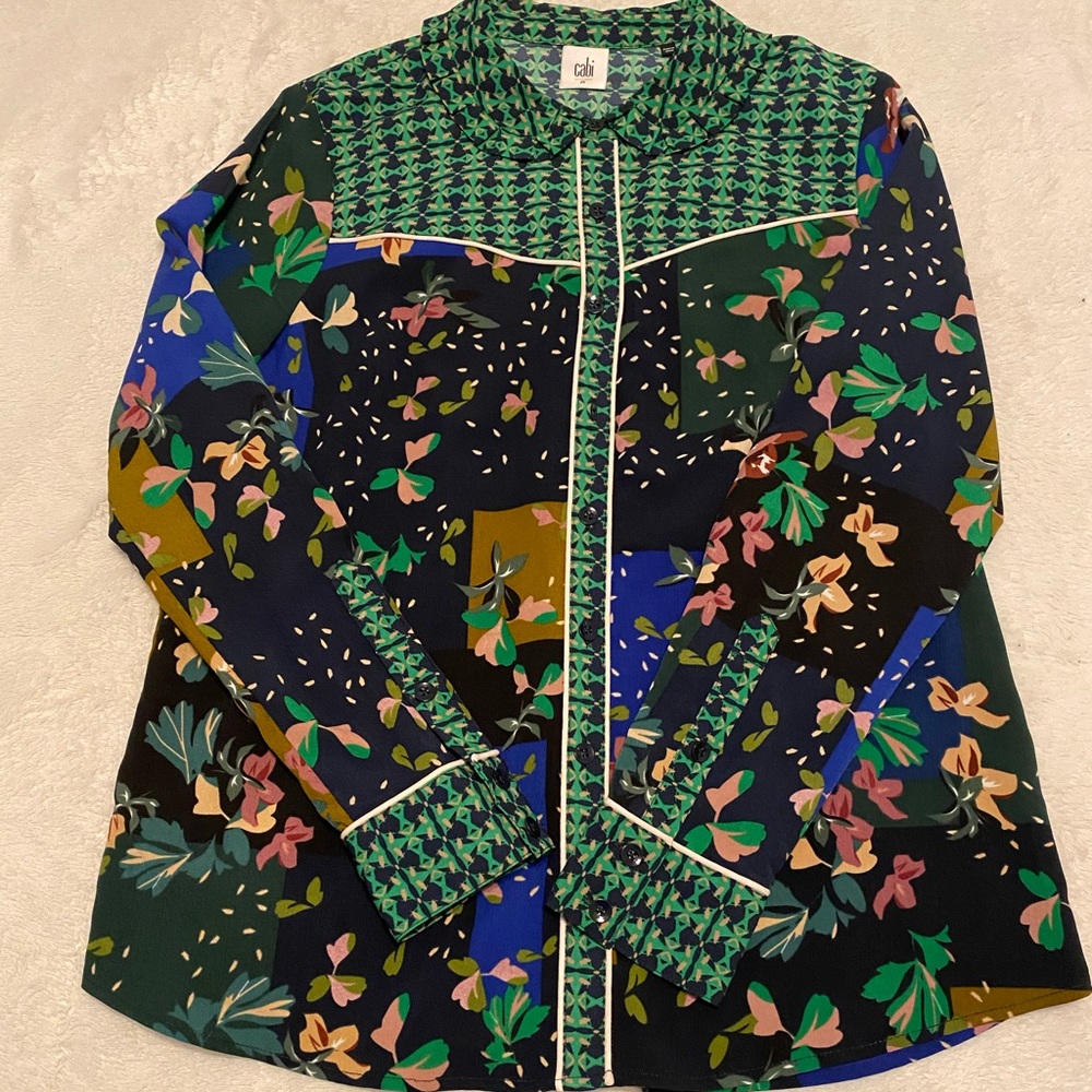 Cabi Woman’s Button Front Shirt Medium